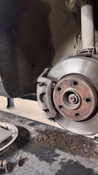 Mercedes-Benz 180 Луга - изображение 3