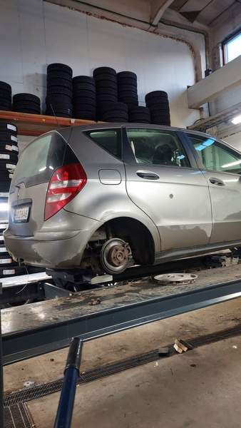 Mercedes-Benz 180 Луга - изображение 2