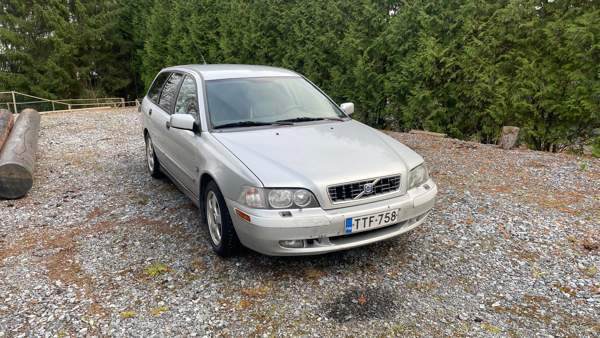 Volvo V40 Macau - valokuva 1