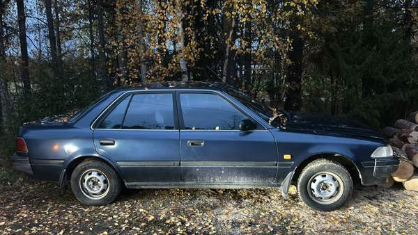 Toyota Carina II Oulu - valokuva 3