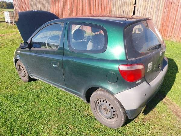 Toyota Yaris Turtkul - valokuva 4