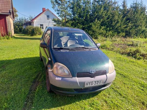 Toyota Yaris Turtkul - valokuva 1