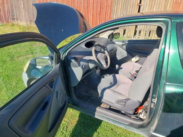 Toyota Yaris Turtkul - valokuva 3