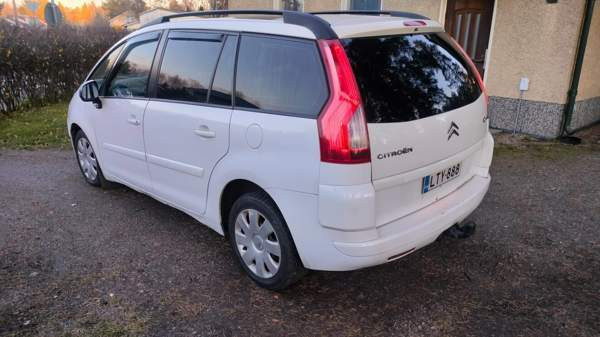 Citroen Grand C4 Picasso Рийхимяки - изображение 4