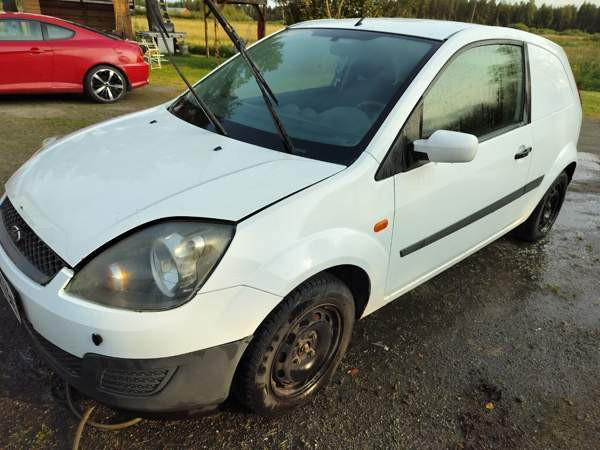 Ford Fiesta Van Lapua - photo 2