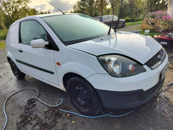 Ford Fiesta Van Lapua – foto 3