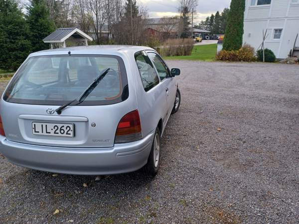 Toyota Starlet Vähäkyrö - valokuva 3