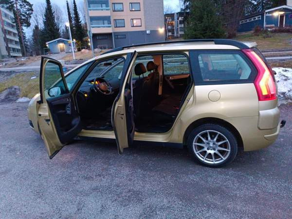Citroen Grand C4 Picasso Glebychevo - valokuva 5