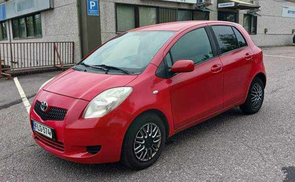 Toyota Yaris Vantaa - valokuva 3