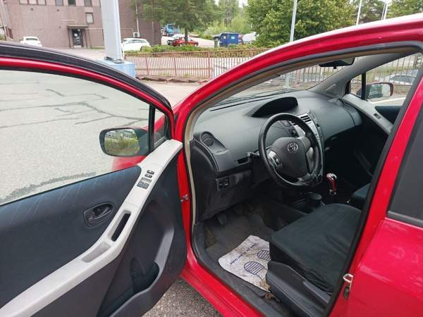 Toyota Yaris Vantaa - valokuva 7
