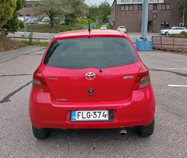 Toyota Yaris Vantaa - valokuva 5