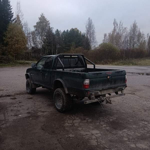 Mitsubishi L200 Siikalatva - valokuva 4
