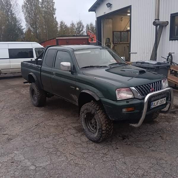 Mitsubishi L200 Siikalatva - valokuva 1