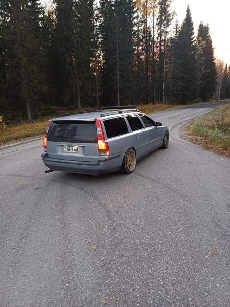 Volvo V70 Multia - valokuva 4