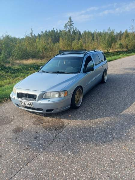 Volvo V70 Multia - valokuva 1
