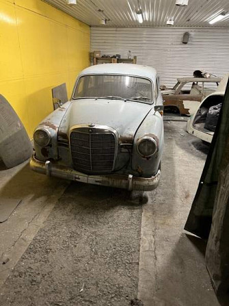 Mercedes-Benz 190 Hafnarfjoerdur - photo 1