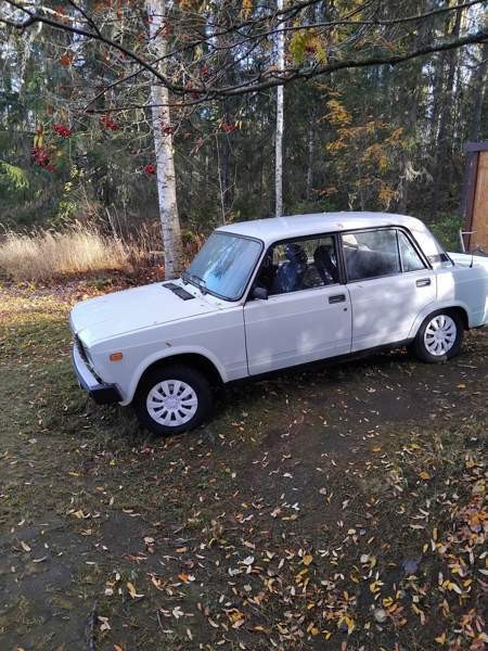 Lada 2105 Kuhmo - valokuva 1