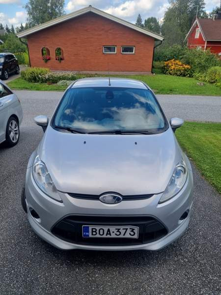 Ford Fiesta Van Силинъярви - изображение 3