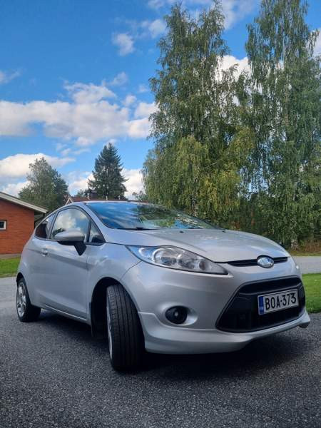 Ford Fiesta Van Силинъярви - изображение 2