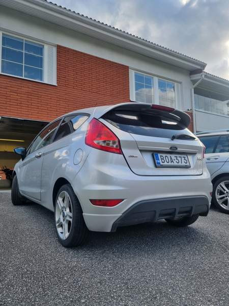 Ford Fiesta Van Силинъярви - изображение 4