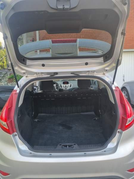 Ford Fiesta Van Силинъярви - изображение 6