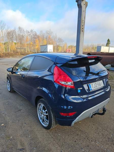 Ford Fiesta Van Каяни - изображение 6