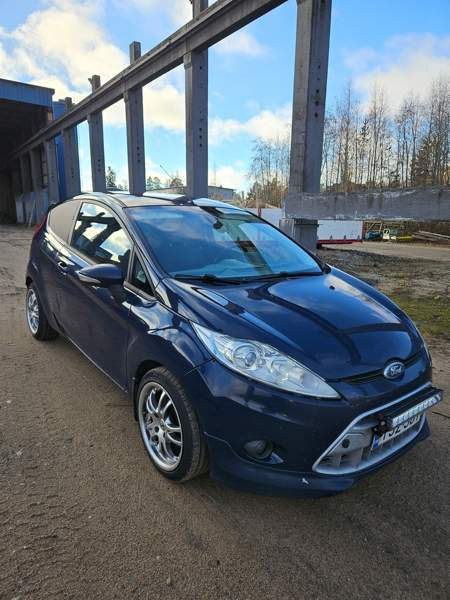 Ford Fiesta Van Каяни - изображение 2