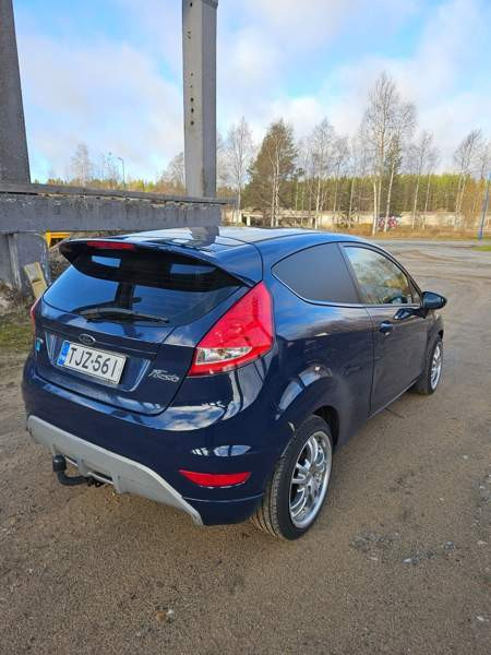 Ford Fiesta Van Каяни - изображение 4