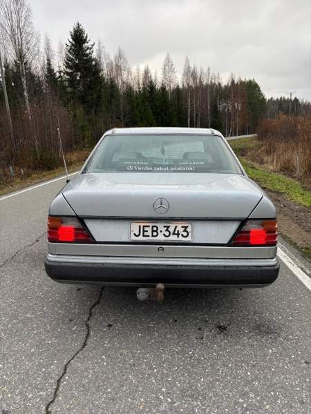 Mercedes-Benz 250 Pyhäselkä – foto 4