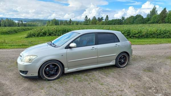 Toyota Corolla Multia - valokuva 1