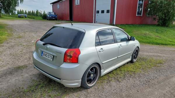 Toyota Corolla Multia - valokuva 2