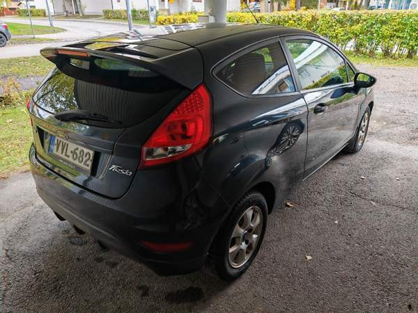 Ford Fiesta Van Joensuu - valokuva 3