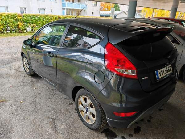 Ford Fiesta Van Joensuu - valokuva 4