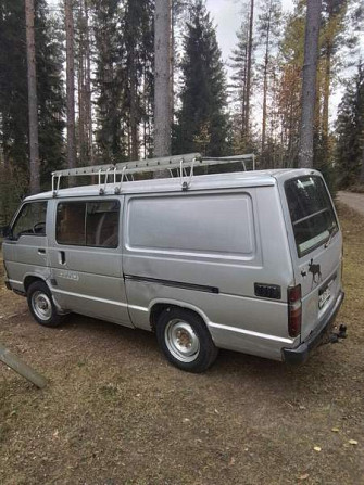Toyota Hiace Sulkava - valokuva 4