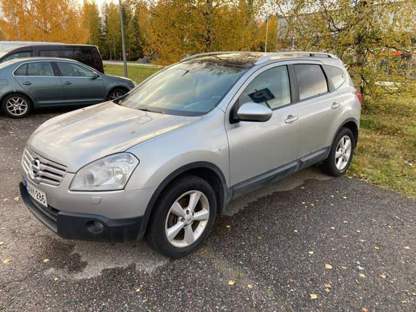 Nissan Qashqai+2 Jaervenpaeae - valokuva 3