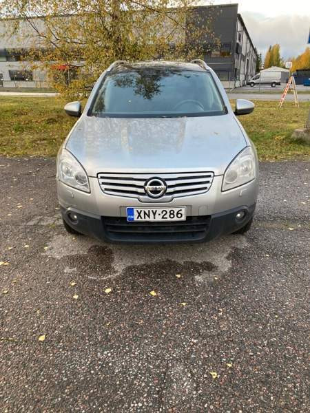 Nissan Qashqai+2 Järvenpää - valokuva 1