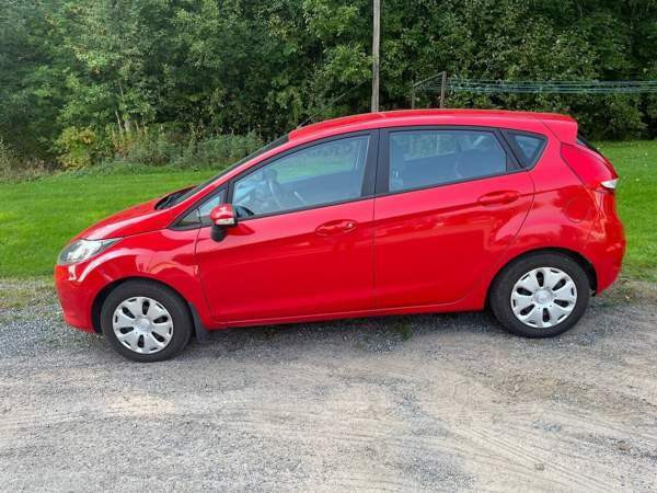 Ford Fiesta Sarov - valokuva 3