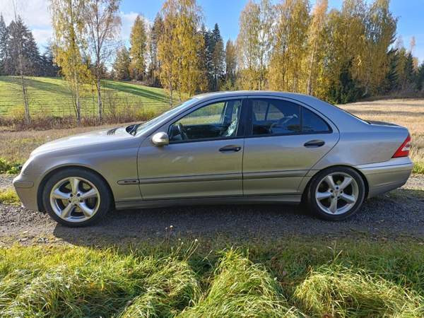 Mercedes-Benz C Enonkoski - valokuva 2