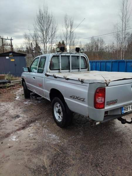 Mazda B2500 Pöytyä - valokuva 4