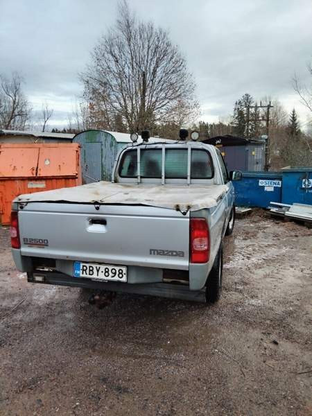 Mazda B2500 Pöytyä - valokuva 2