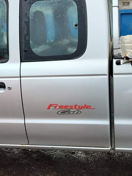 Mazda B2500 Pöytyä - valokuva 5