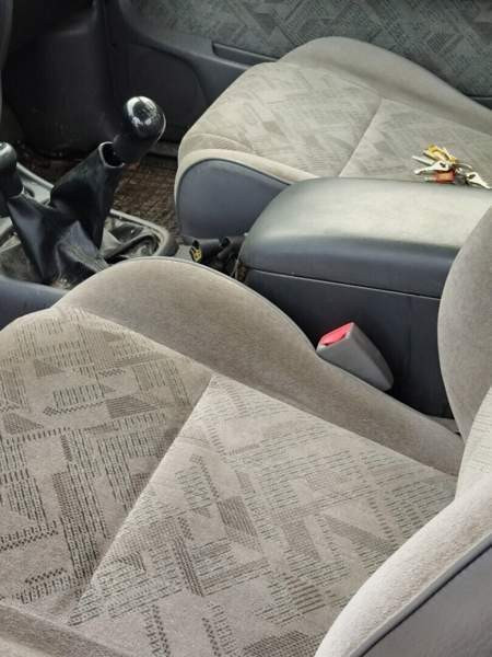 Mazda B2500 Pöytyä - valokuva 8