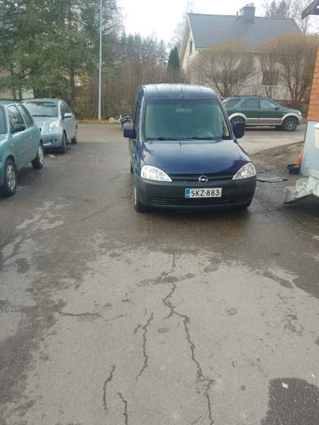 Opel Combo Glebychevo - valokuva 6