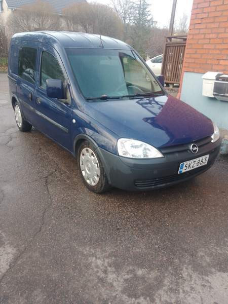 Opel Combo Glebychevo - valokuva 1