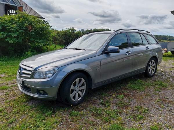 Mercedes-Benz C Siikainen - valokuva 4