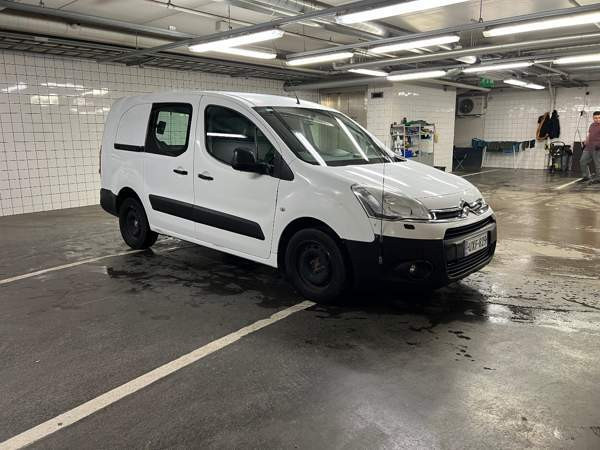 Citroen Berlingo Van Sarov - valokuva 3