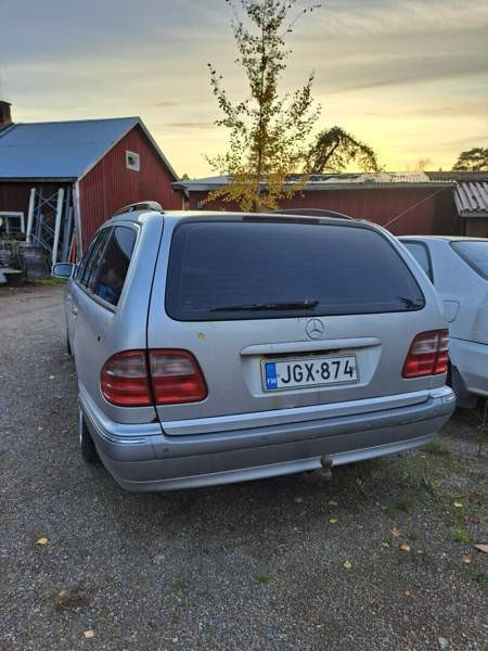 Mercedes-Benz 270 Kokemäki - valokuva 2