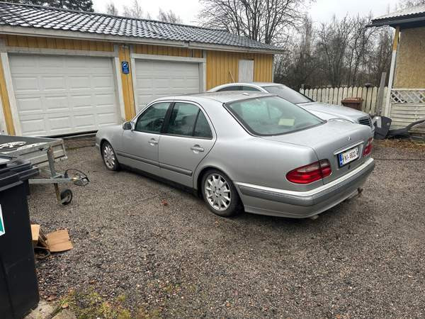 Mercedes-Benz 270 Порвоо - изображение 1