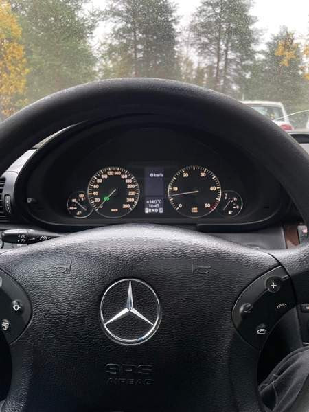 Mercedes-Benz 270 Rovaniemi - valokuva 6