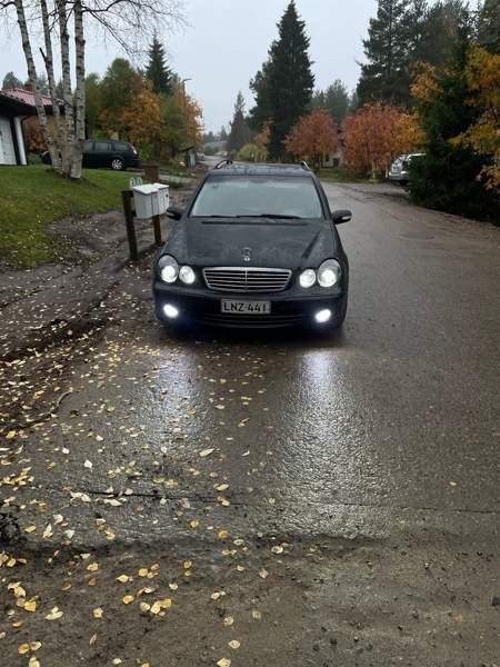 Mercedes-Benz 270 Rovaniemi - valokuva 8